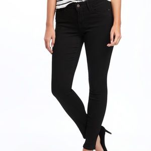 (NWT) Old Navy Rockstar Super Skinny Jean - Black